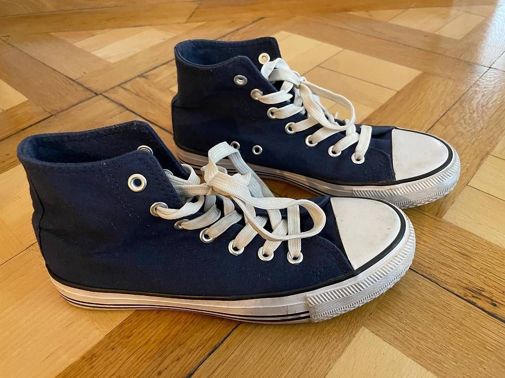 Scarpe per ragazzi: Turnschuhe 35 – Usato da Zürich venduto da apfel018 1