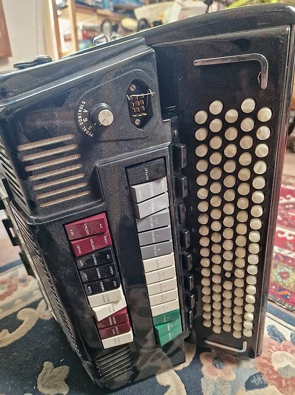 Musikinstrumente: Akkordeon FARFISA Mod. TX 12 M – Gebraucht aus Basel von FETAG_Brocki 2