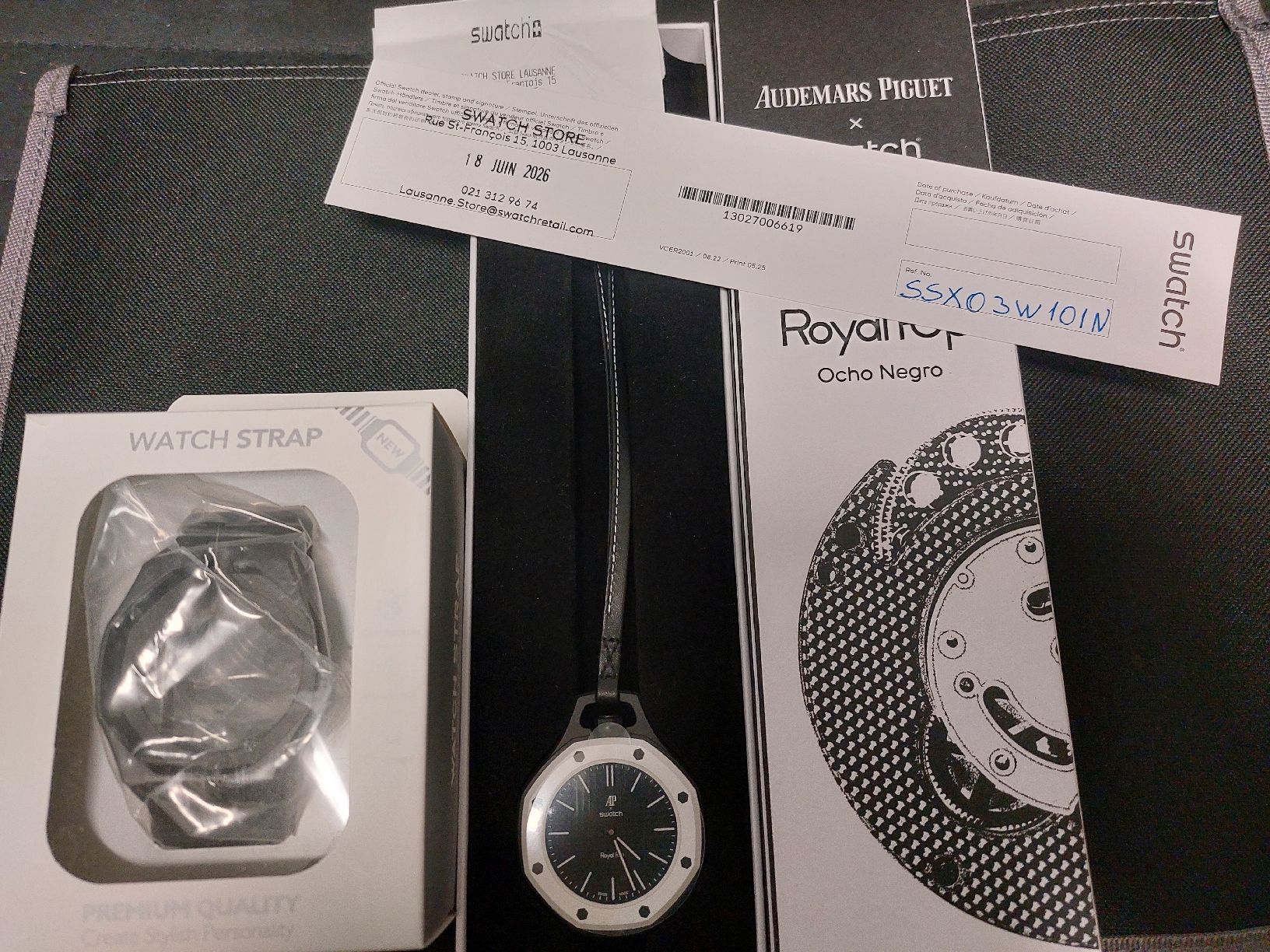 Swatch Orologi: Swatch Royal Pop Ocho Negro – Nuovo e nell'imballaggio originale da Orpund venduto da Sputn1k