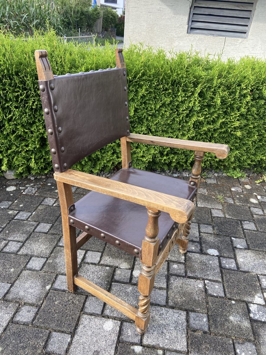 Stühle: alter schwerer Stuhl (Antik/Nostalgie) – Gebraucht aus Schötz von Willibandi 1