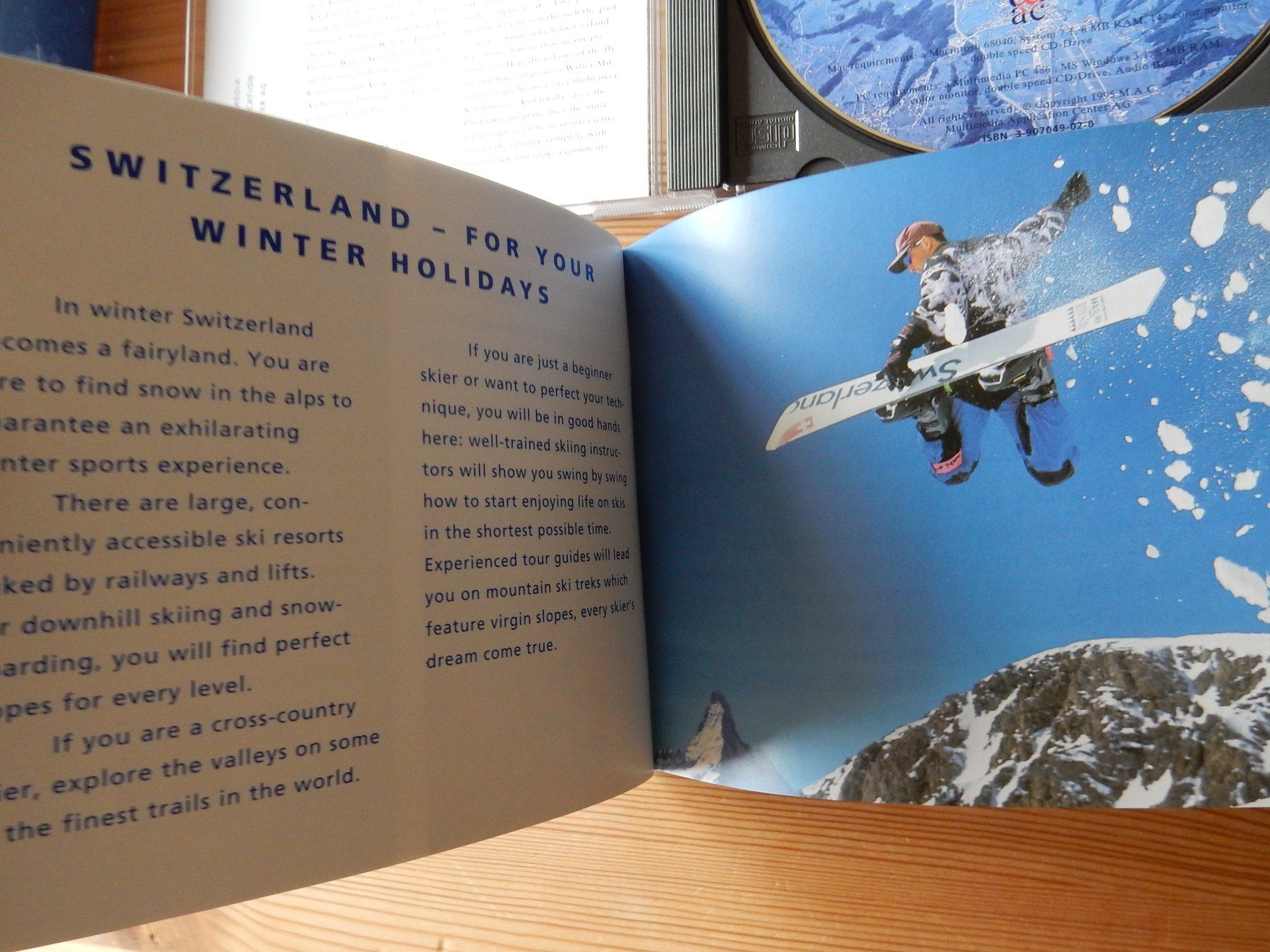 CD & DVD vergini: Luftfotografie der Schweiz - CD-Rom in Geschenkpackung – Nuovo (secondo la descrizione) da Jona venduto da JOberg_25 7