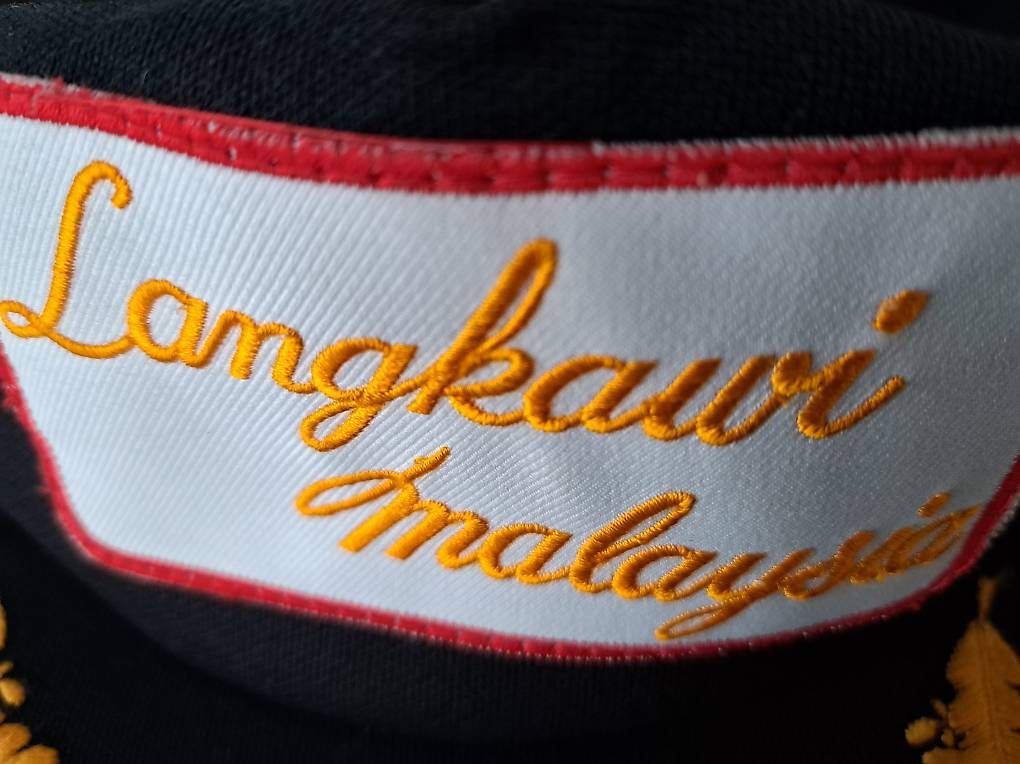 Copricapi, berretti & cappellini: Baseball Caps – Usato da Studen BE venduto da Pension0 4