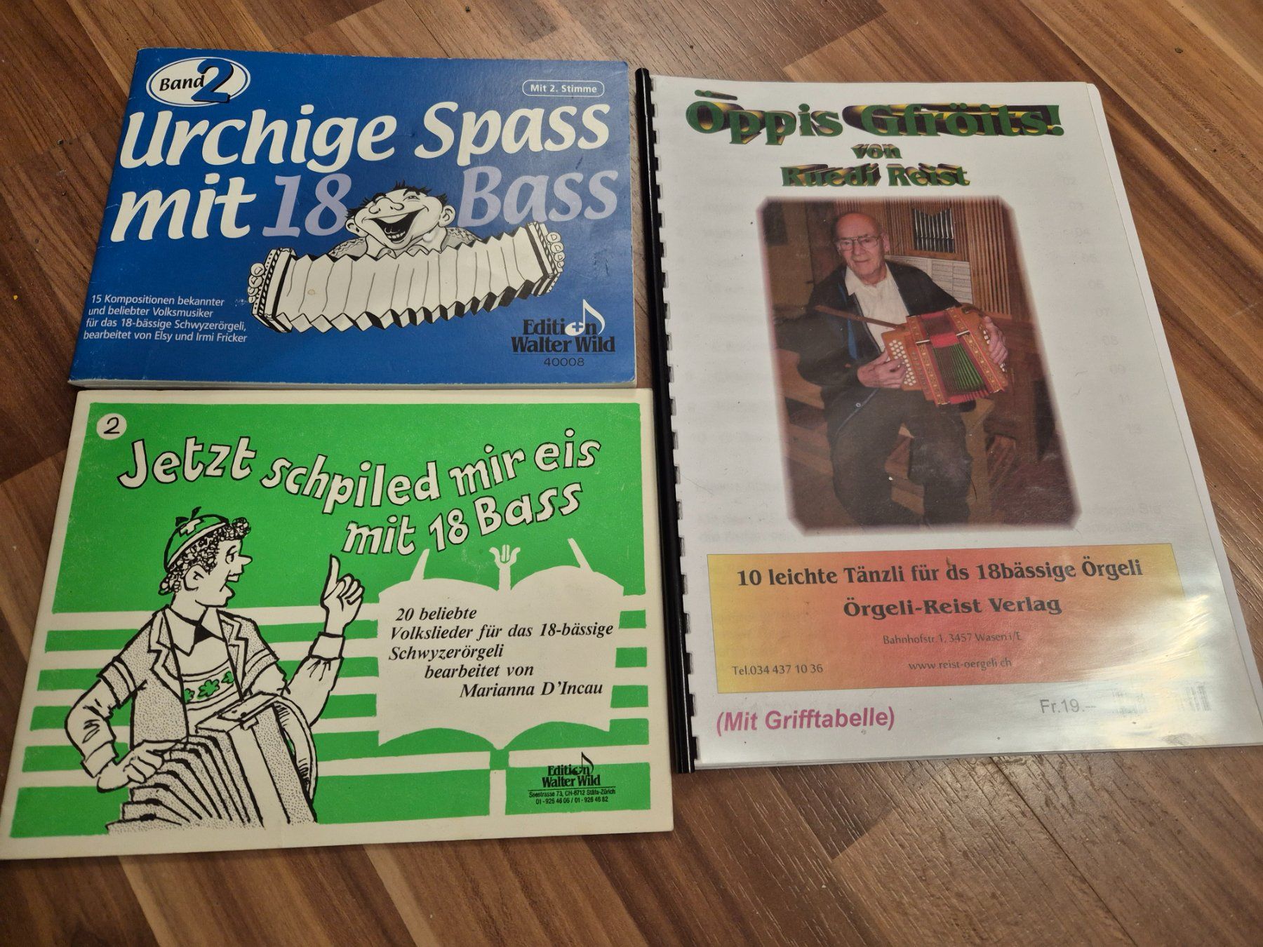 Libri: Örgeli Noten Set - Diverse Schweizer Lieder, 18 Bass G – Usato da Schwarzenburg venduto da Sunny0290