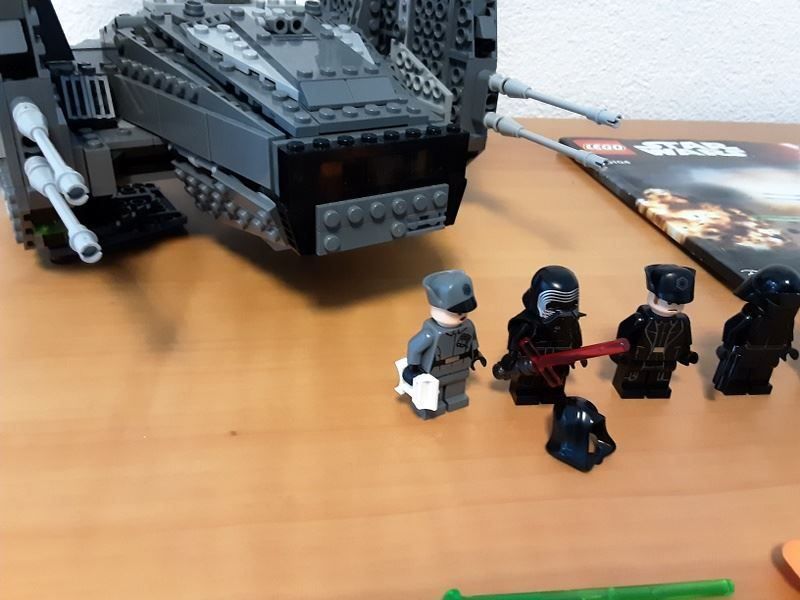 Lego Kit di costruzioni: LEGO Star Wars 75104 "Kylo Ren's Command Shuttle " – Usato da Kreuzlingen venduto da Han-Solo-68 4
