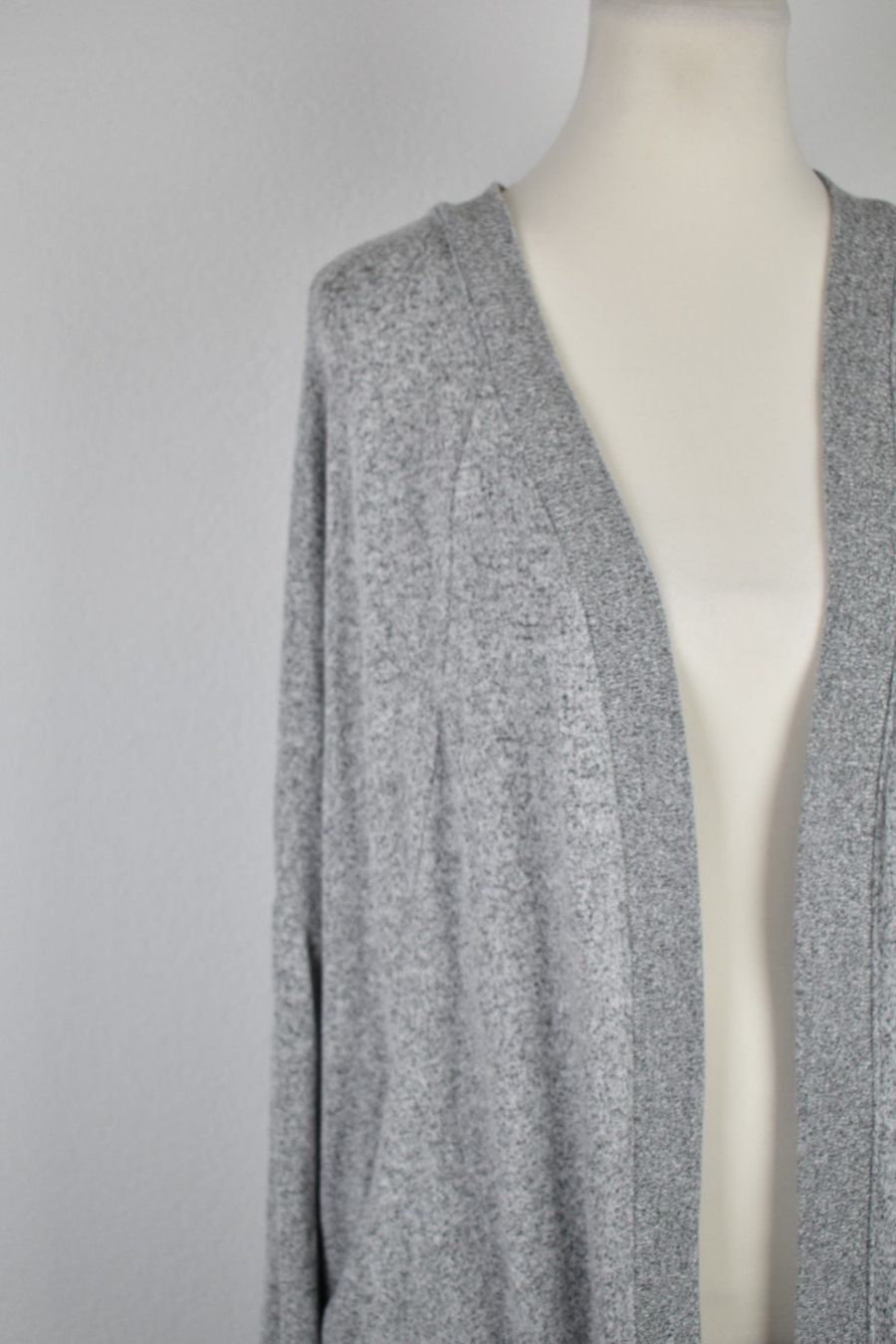 H&M Jacken: H&M Strickjacke Gr.XL 79% Viskose – Neu (gemäss Beschreibung) aus Nürensdorf von 2ND_STORY 3