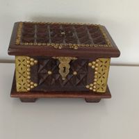 Antike Truhe aus Ebenholz und Messingdekoration