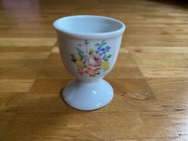 Dekorativer Eierbecher Blumen
