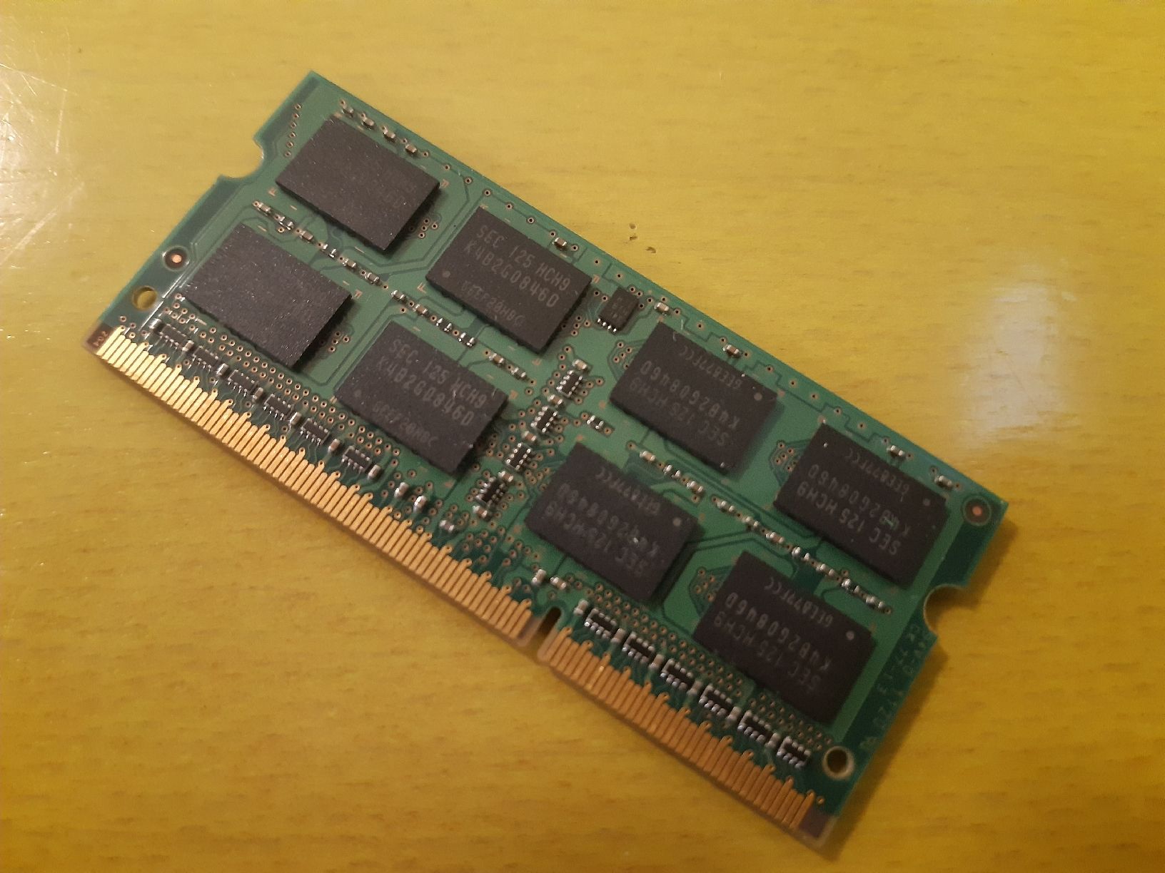 Samsung Memoria / RAM: Samsung 4gb 2Rx8 PC3 10600S RAM – Usato da Flawil venduto da rcnkr 1