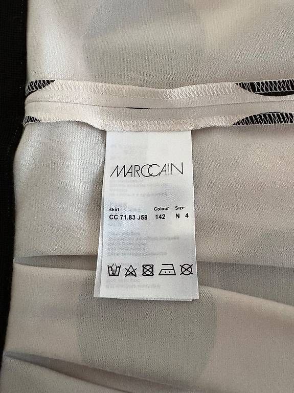 Jupes: Design Rock von der Marke Marccain – D'occasion à Laupen BE par Mengler 2