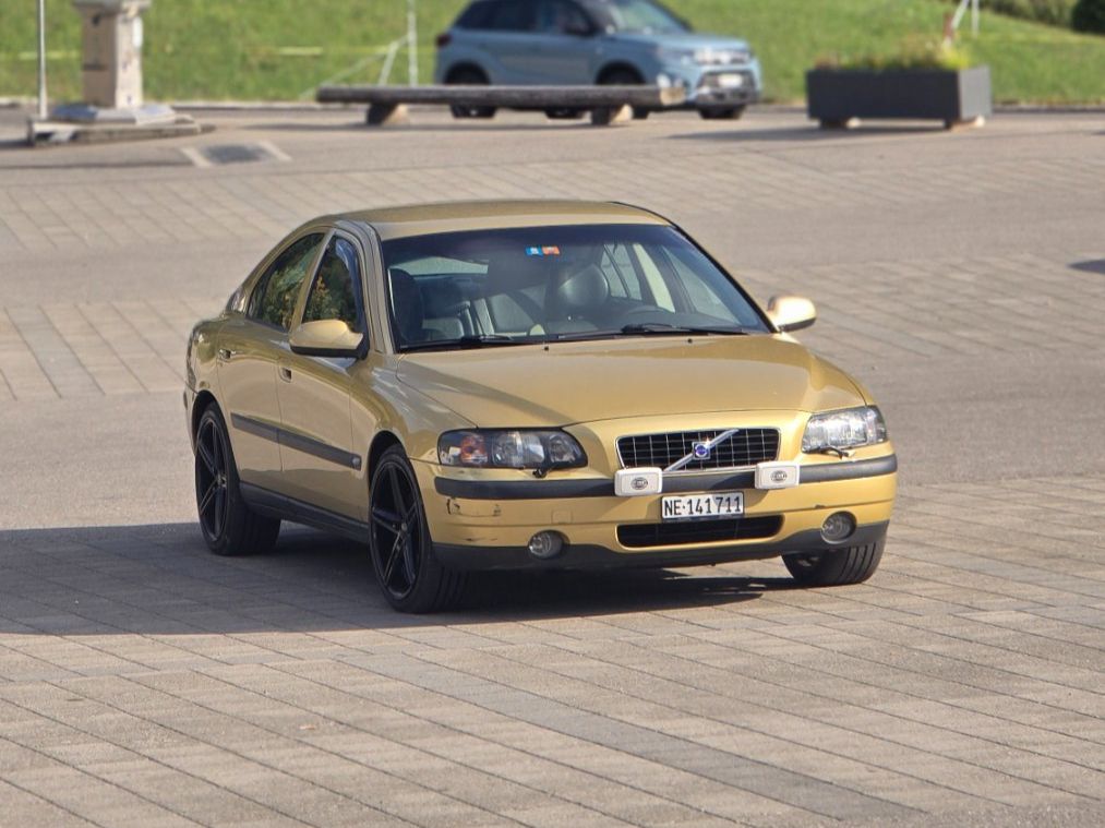 Volvo Automobili: S60 D5 Manual – Usato da Peseux venduto da tch_7l5b 1