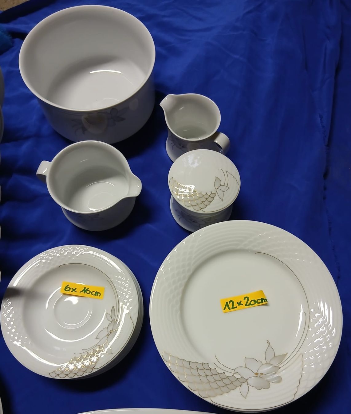 Set di piatti: Elegantes Kaffeeservice-Set – Usato da Opfikon venduto da rus_x8fg 2