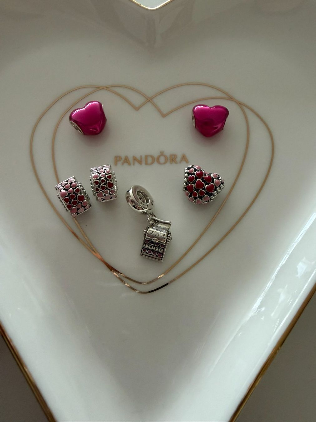 Pandora Ciondoli: Pandora Charms - Love / Liebe / Herz – Nuovo (secondo la descrizione) da Othmarsingen venduto da Pandabaerchen 1