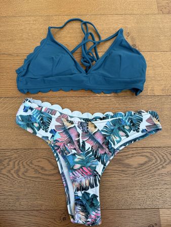 Sommerlicher Bikini, Gr. M, mit tropischem Muster