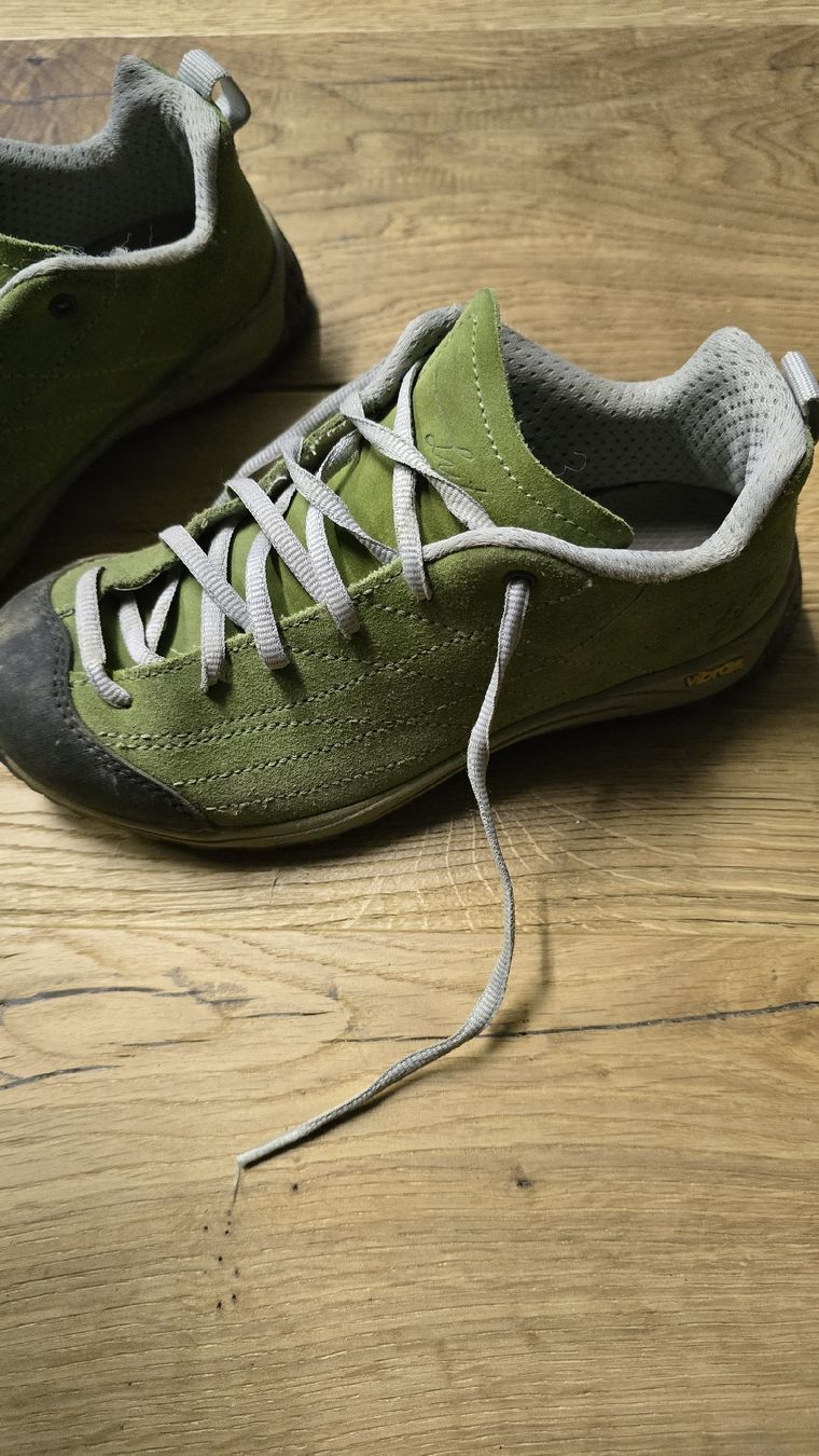 Scarpe per ragazzi: wandernschuhe Gr 34 – Usato da Schiers venduto da ok3232
