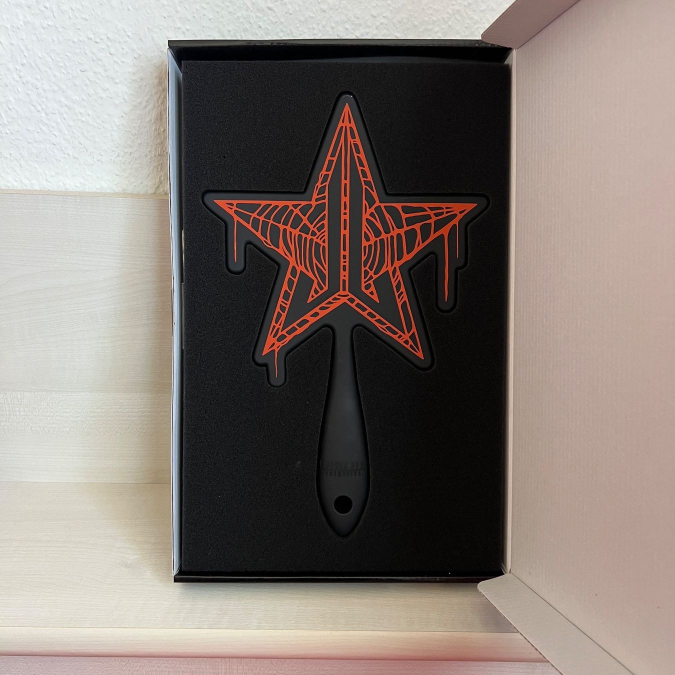 Specchi: Jeffree Star Cosmetics hand mirror – Nuovo (secondo la descrizione) da Fribourg venduto da ariesto
