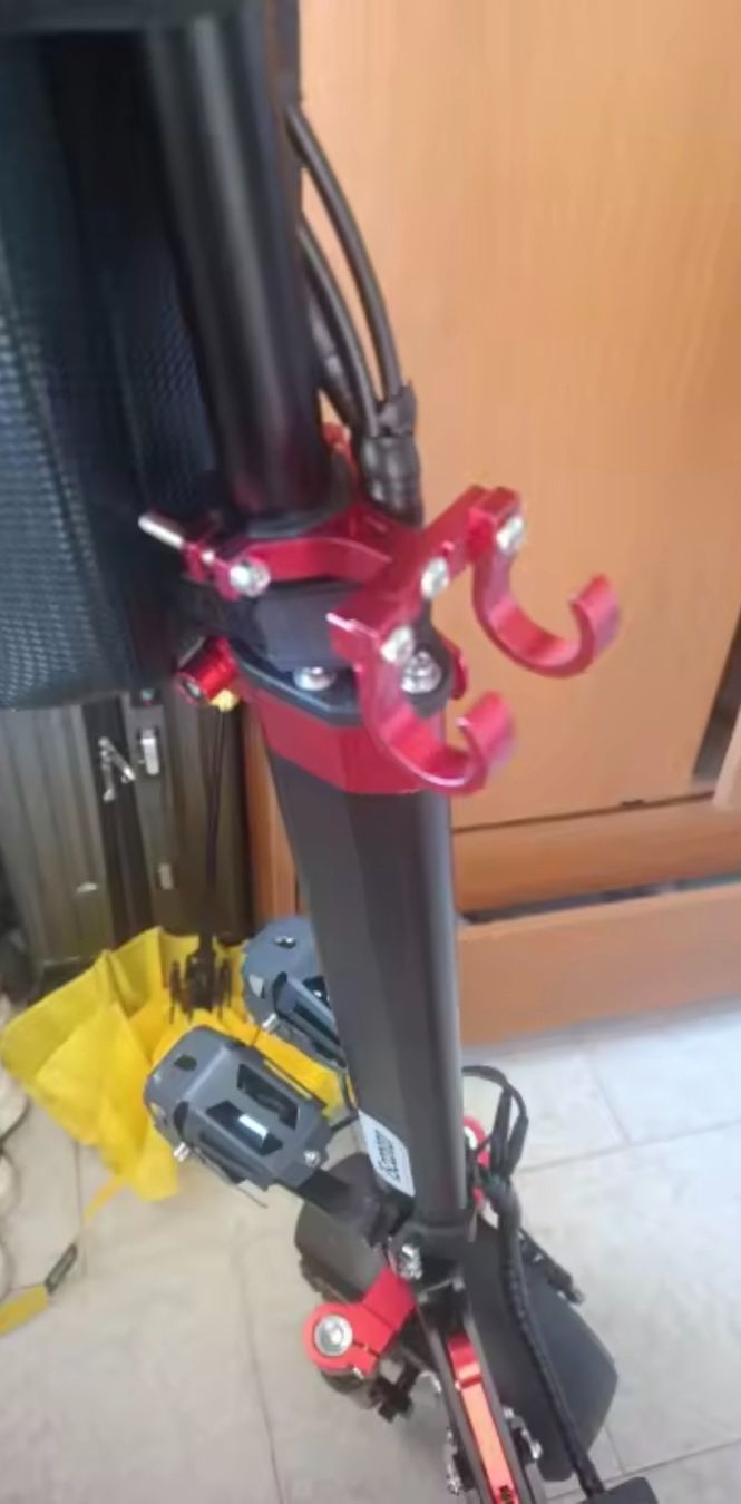 Tutti gli attrezzi: Roller Hacken rot neu und unbenutzt – Nuovo e nell'imballaggio originale da Niederwangen BE venduto da ponterosa57 8