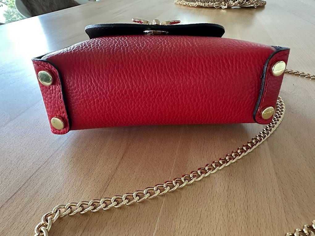 Taschen für Damen: Lederhandtaschen – Neu und originalverpackt aus Wil SG von ell_zj57 2
