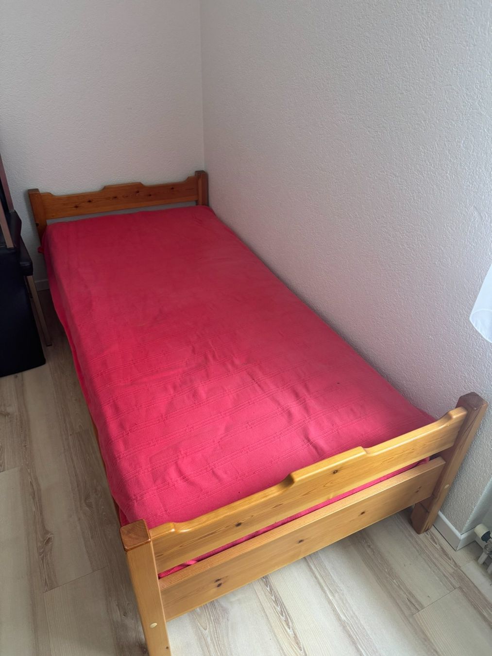 Letti: Einzelbett 200x90cm inkl. Matratze – Usato da Hemmental venduto da ste_rv78