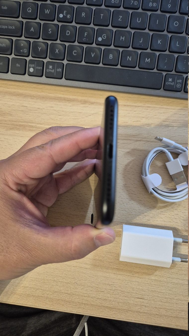 Apple Telefoni cellulari / Smartphones: iPhone 7 32GB Space Gray 3024 Akku 95% – Usato da Münchenbuchsee venduto da MV_Solutions 5
