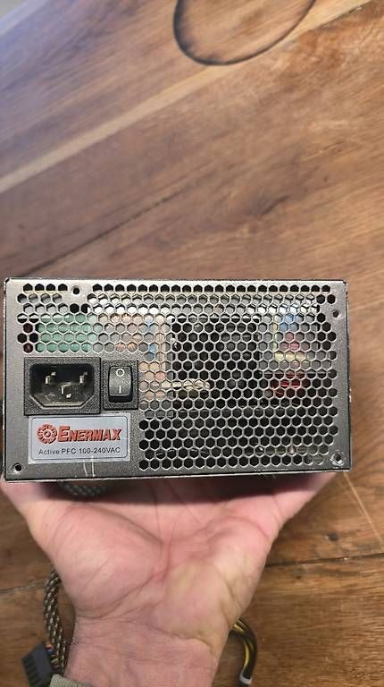 PC: Netzteil PC  Enemax 625W modul82+ – Usato da Kloten venduto da Eleni3112 2