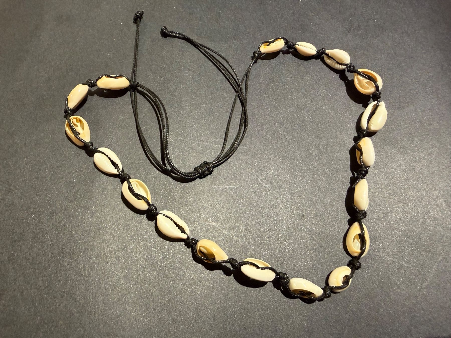 Catenine: Kauri Muschelkette im Boho Stil – Usato da Thun venduto da Astralbern