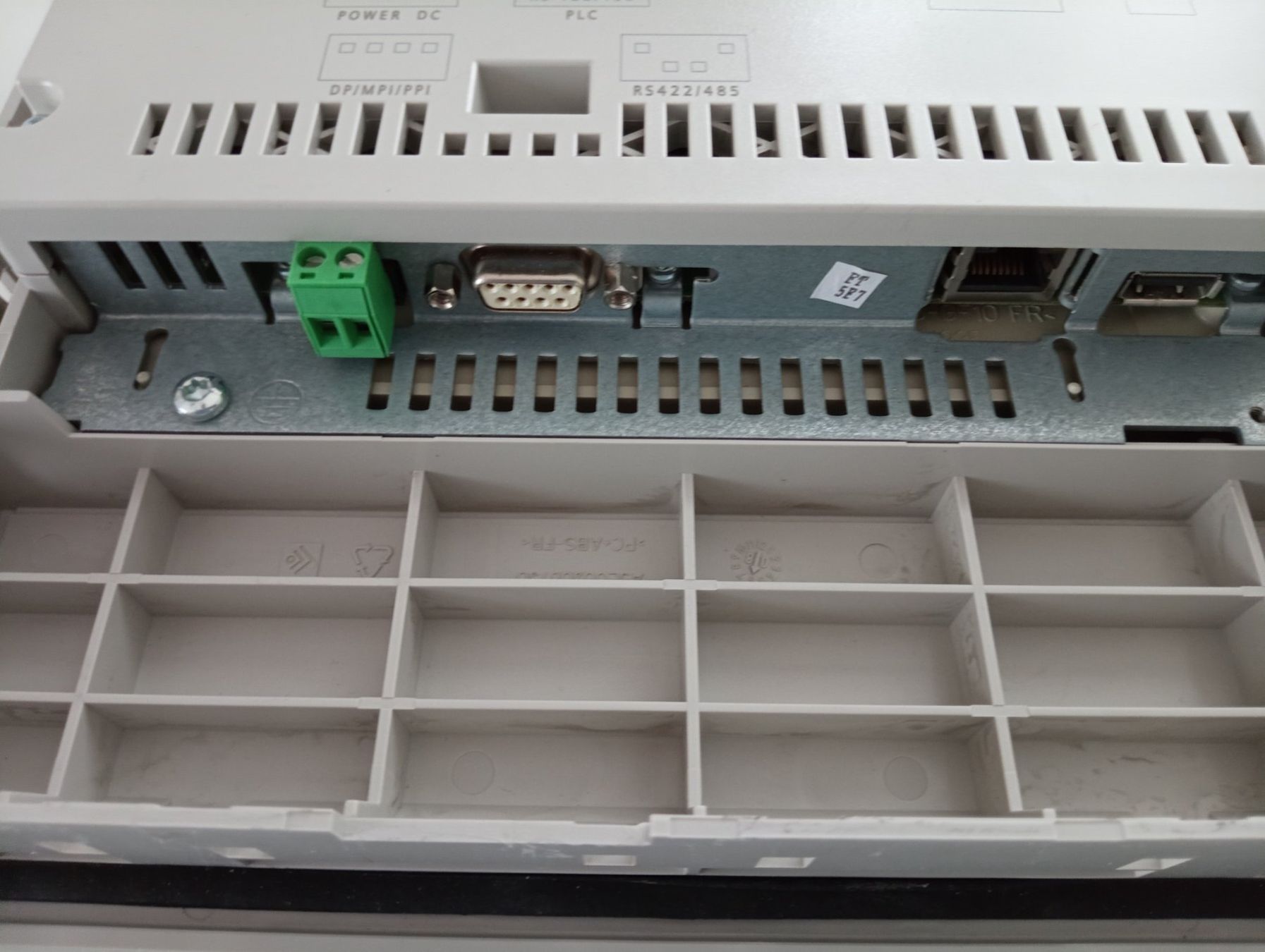 Siemens Componenti elettronici: Siemens SIMATIC HMI, PANEL OP 177B / 6AV6642-0DA01-1AX1 – Usato da Ufhusen venduto da HKSC 3