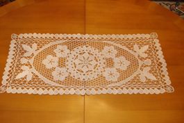 Milieu de table crocheté main