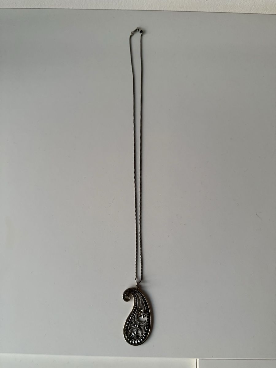 Thomas Sabo Catenine: Thomas Sabo Kette in silber mit gemusterten Medaillon – Usato da Eglisau venduto da Nic1906