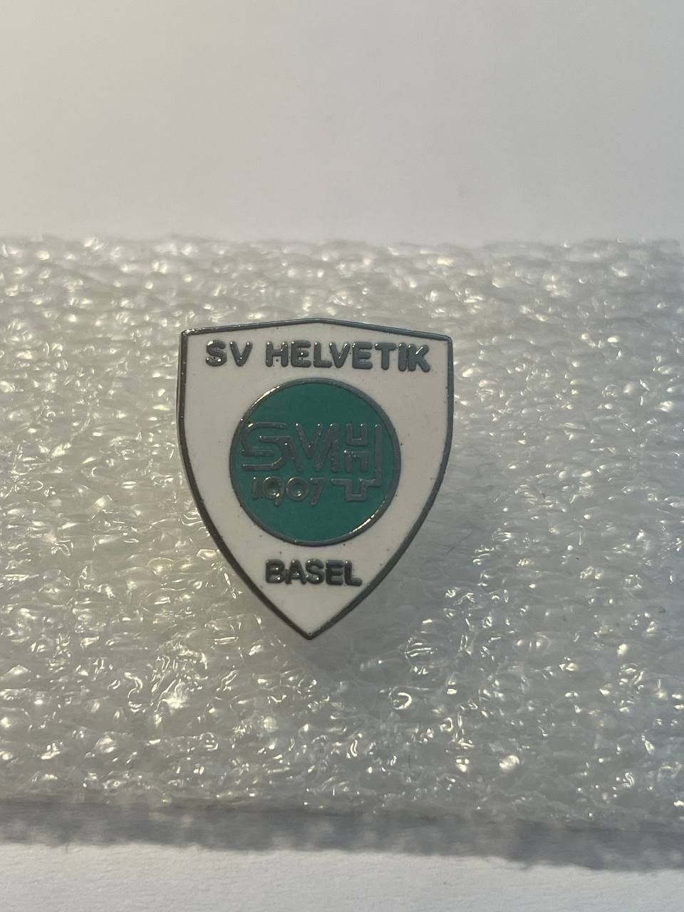 Placchette & Badge: 156. Pin -SV Helvetik Basel – Usato da Luzern venduto da Irek 1