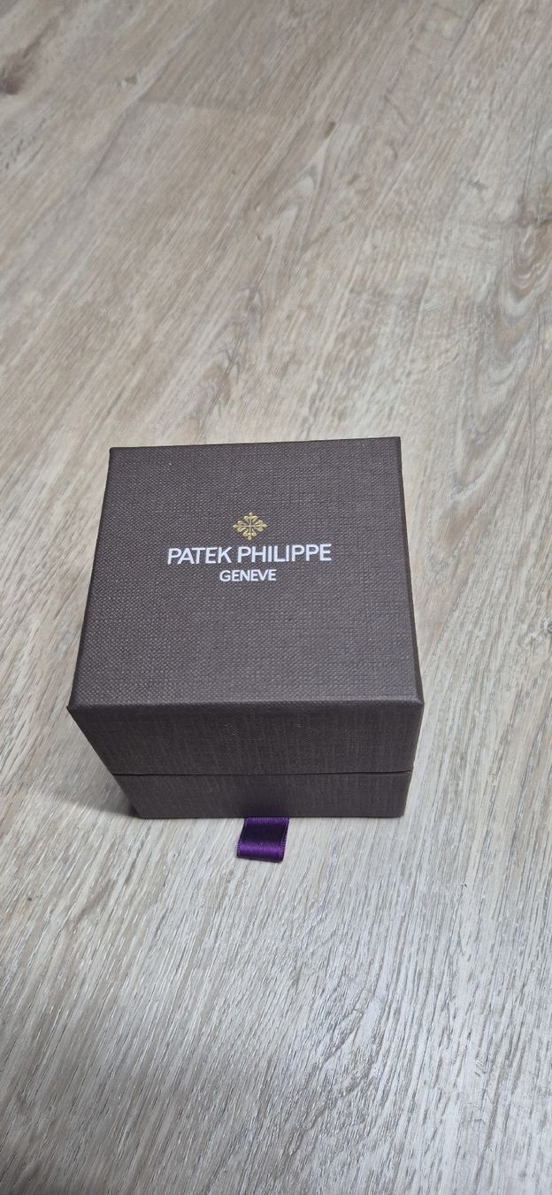 Patek Philippe Montres: cravate en soie violette, Patek Philippe – Neuf avec emballage d'origine à Plan-les-Ouates par geg_5zl5 2