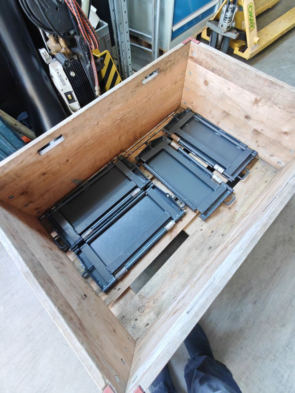 Hebebühne & Wagenheber: Hebebühne. Autolift. Autohebebühne. – Gebraucht aus Oberrüti von Heidelbeeri 5