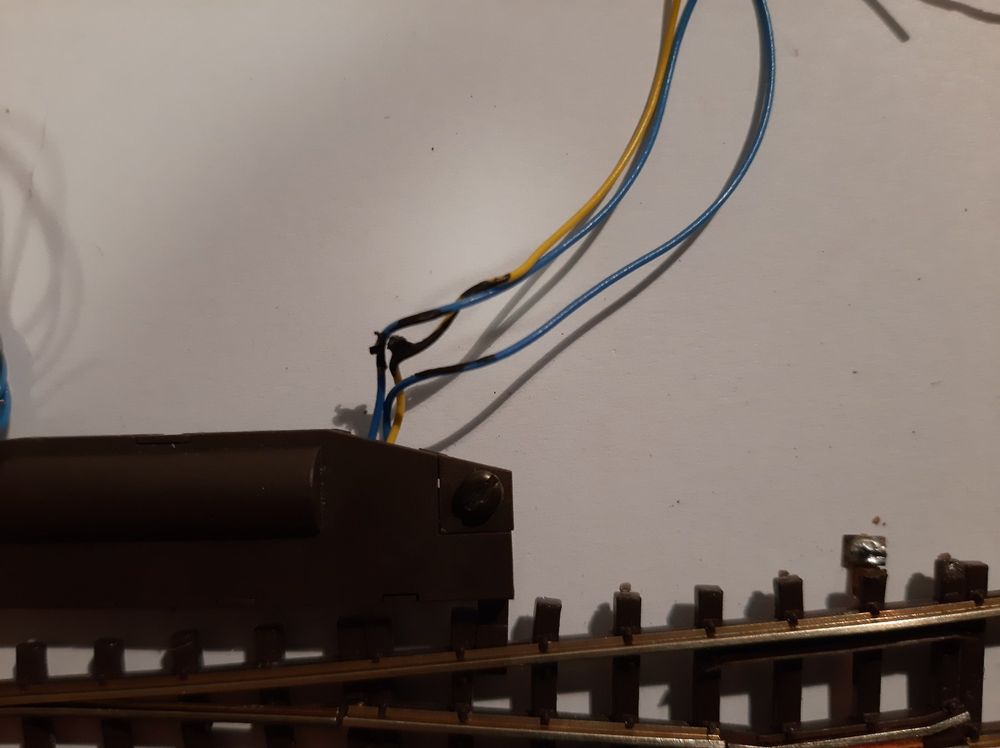 Bemo Modelleisenbahnen: Bemo H0m 4206 000 elektrische Weiche rechts 12° – Gebraucht aus Thun von Schwarzsee48 3
