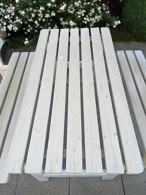 Tischset: Massiver Holz Gartentisch mit Sitzbänken – Gebraucht aus Huttwil von Bora40 3
