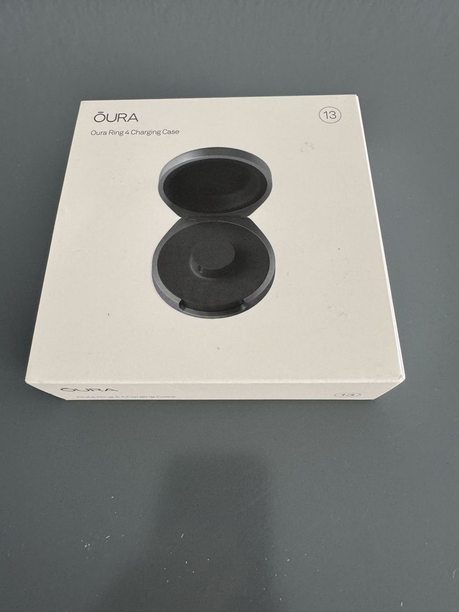 Oura Ladegeräte: Oura 4 Charging Case Size 13 Ladecase – Neu (gemäss Beschreibung) aus Niederrohrdorf von 54Belaadpa43