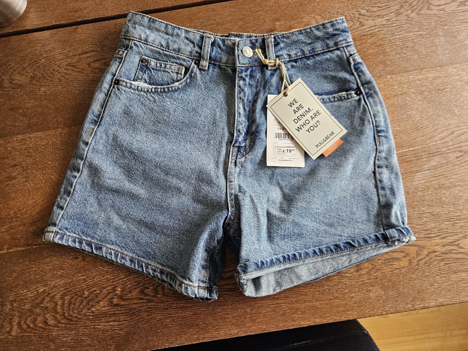 Pull&Bear Hosen: Jeans-Shorts Pull&Bear  Grösse 34  – Neu und originalverpackt aus Wil SG von an_ka