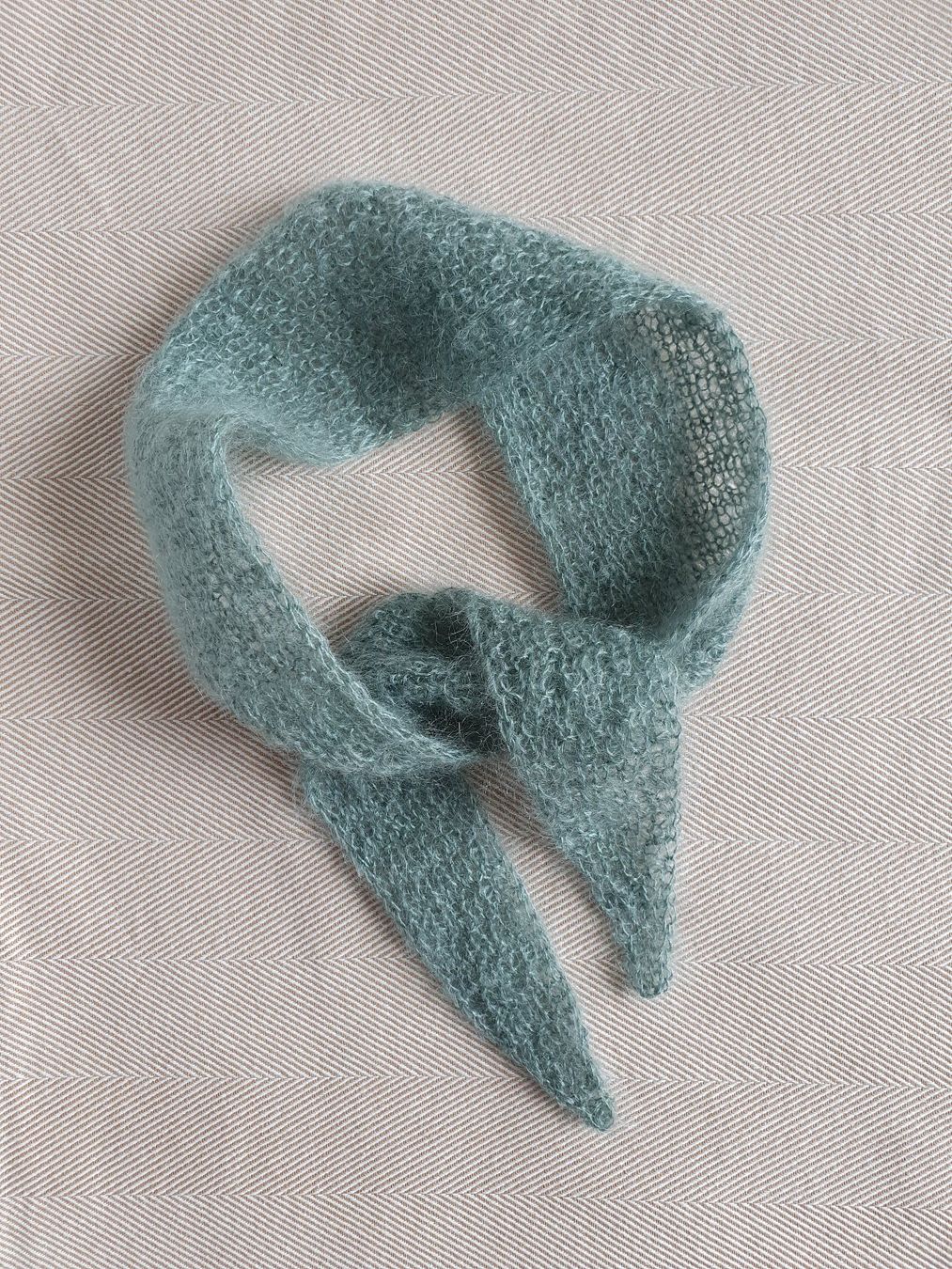 Foulard & Sciarpe: Mini scarf, Strickschal, Handgestrickt, Unikat, Geschenk – Nuovo e nell'imballaggio originale da Neunkirch venduto da Sandramay 1