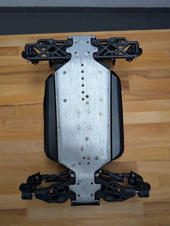XRay Modellismo RC: Xray Xb8e 2025 – Usato da Alle venduto da hachiroku 1