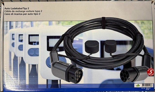Chargeurs de batterie: Auto Ladekabel Typ 2 mit Schutzkappen und Tasche – Neuf avec emballage d'origine à Langnau am Albis par vmff
