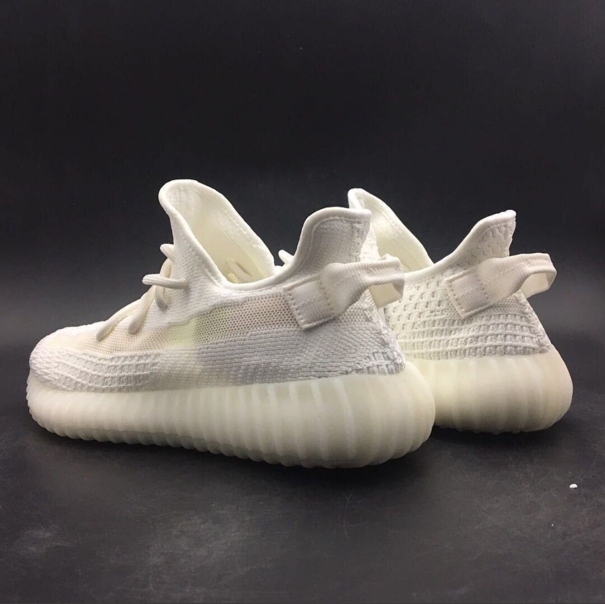 Adidas Scarpe da uomo: Adidas Yeezy Boost 350 V2, Grösse 37 – Nuovo (secondo la descrizione) da Oberhofen Thun'see venduto da masterregula 1