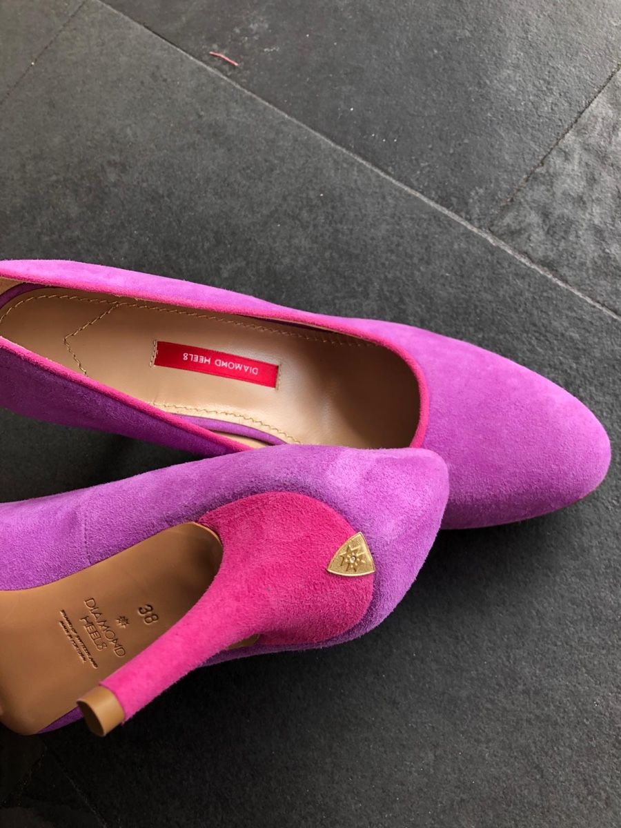 Scarpe da donna: Elegante Wildleder Pumps Grösse 38 – Nuovo (secondo la descrizione) da Uesslingen venduto da SwissTravler 1