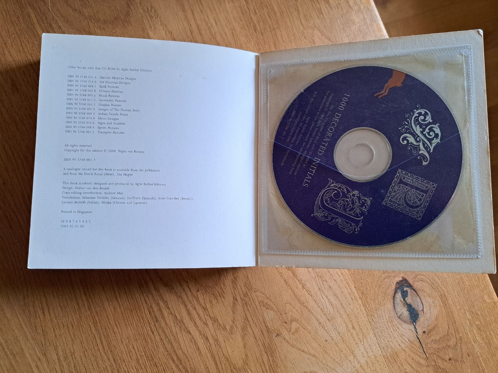 Bücher: 1000 Schmuckinitialen Buch mit CD-ROM, neuwertig – Gebraucht aus Pratteln von mab_f2fz 3