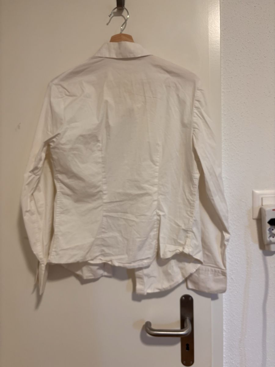 Mango Blusen: Mango white blouse Size L Slim Fit – Gebraucht aus Biel/Bienne von chauthu1 1