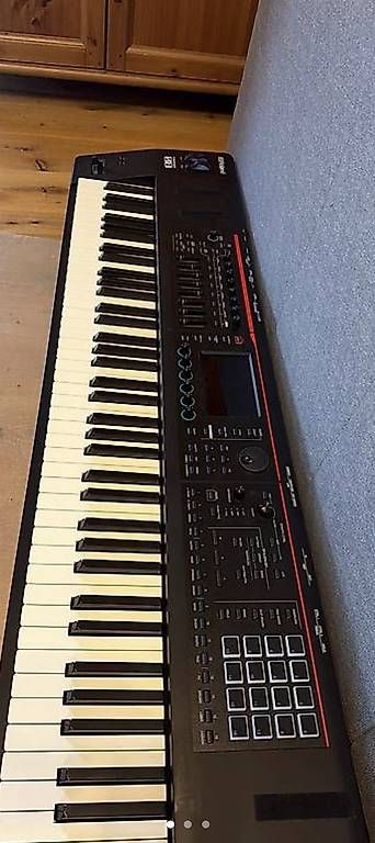 Instruments de musique: Roland Fantom 08 – D'occasion à Niederrohrdorf par Baerandmore