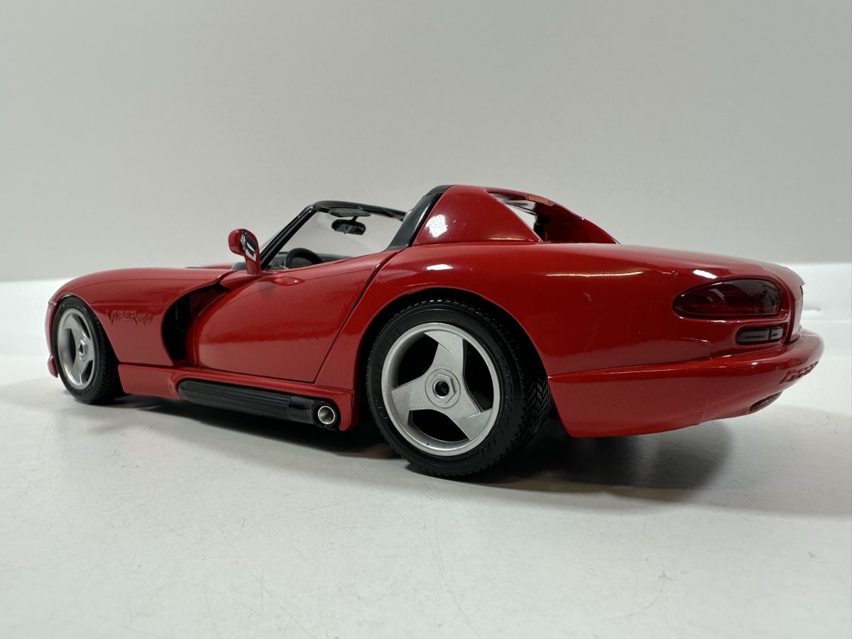 Bburago Modellautos: Dodge Viper RT/10 1:18, rot, BBURAGO – Neu (gemäss Beschreibung) aus Zofingen von rf9_x2xt 3