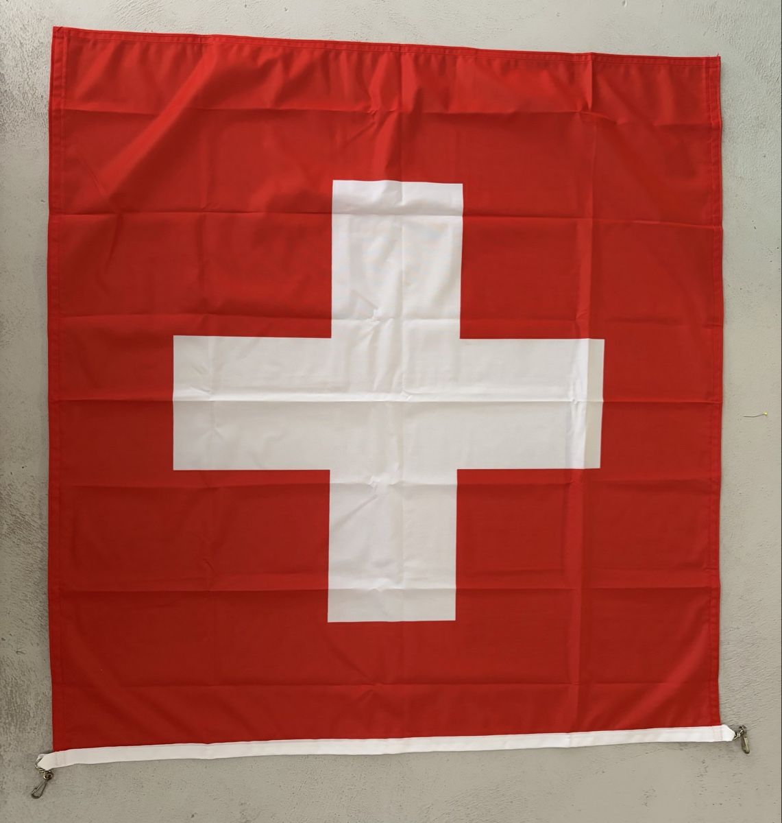 Fahnen: Schweizer Fahne 120 x 120 cm – Neu und originalverpackt aus Gunzgen von Vadesign