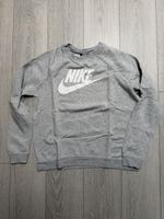 Sweat Nike gris, taille L, idéal pour la mi-saison !