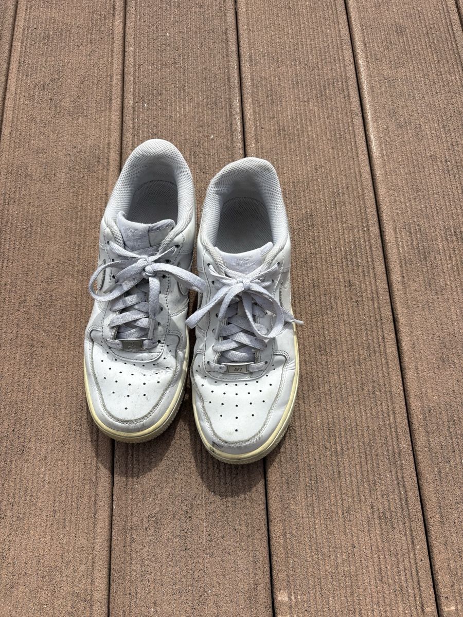 Nike Scarpe da uomo: Nike Air Force 1 weiss, Grösse 38.5 – Usato da Dallenwil venduto da ami_72w6 1