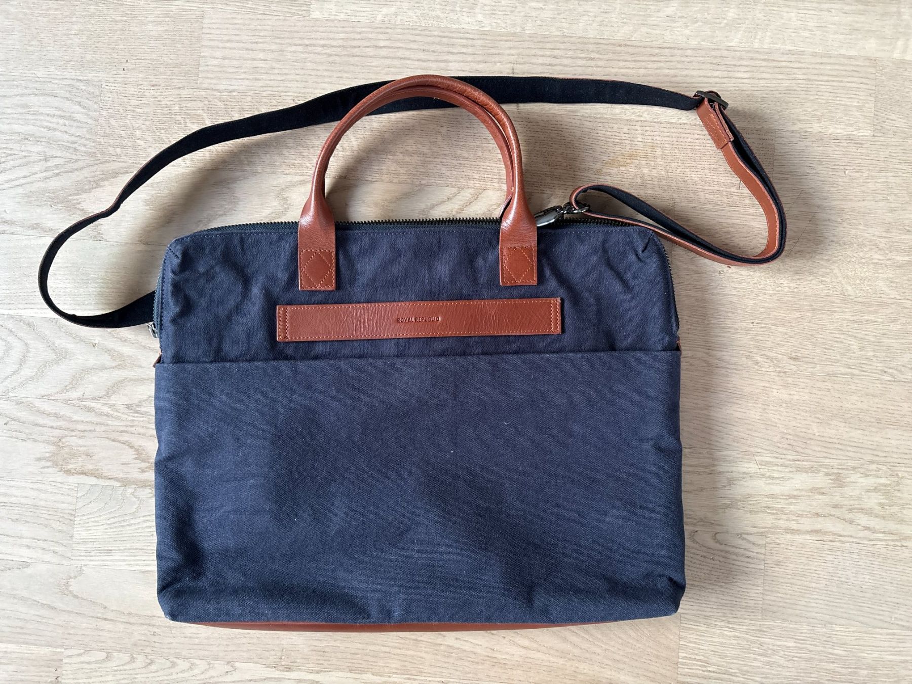 Borse: Royal RepubliQ Aktentasche / Laptoptasche – Usato da Elgg venduto da Jo_Naj