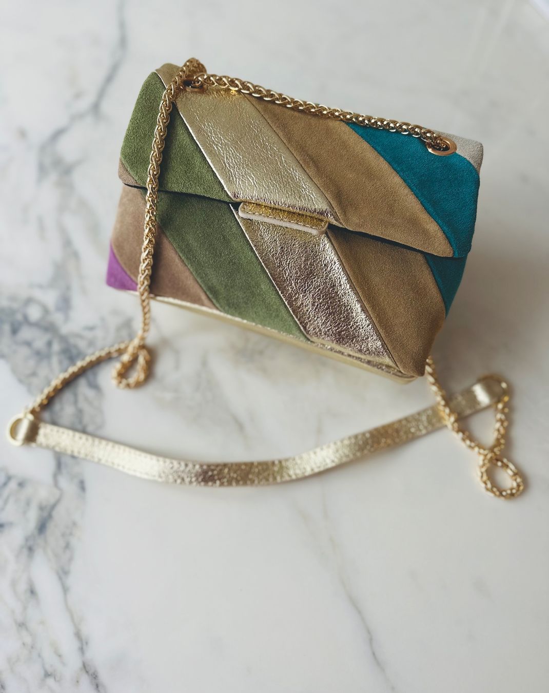 Taschen für Damen: Schultertasche "Olive" – Neu und originalverpackt aus Bülach von DuffyFashionAvenue
