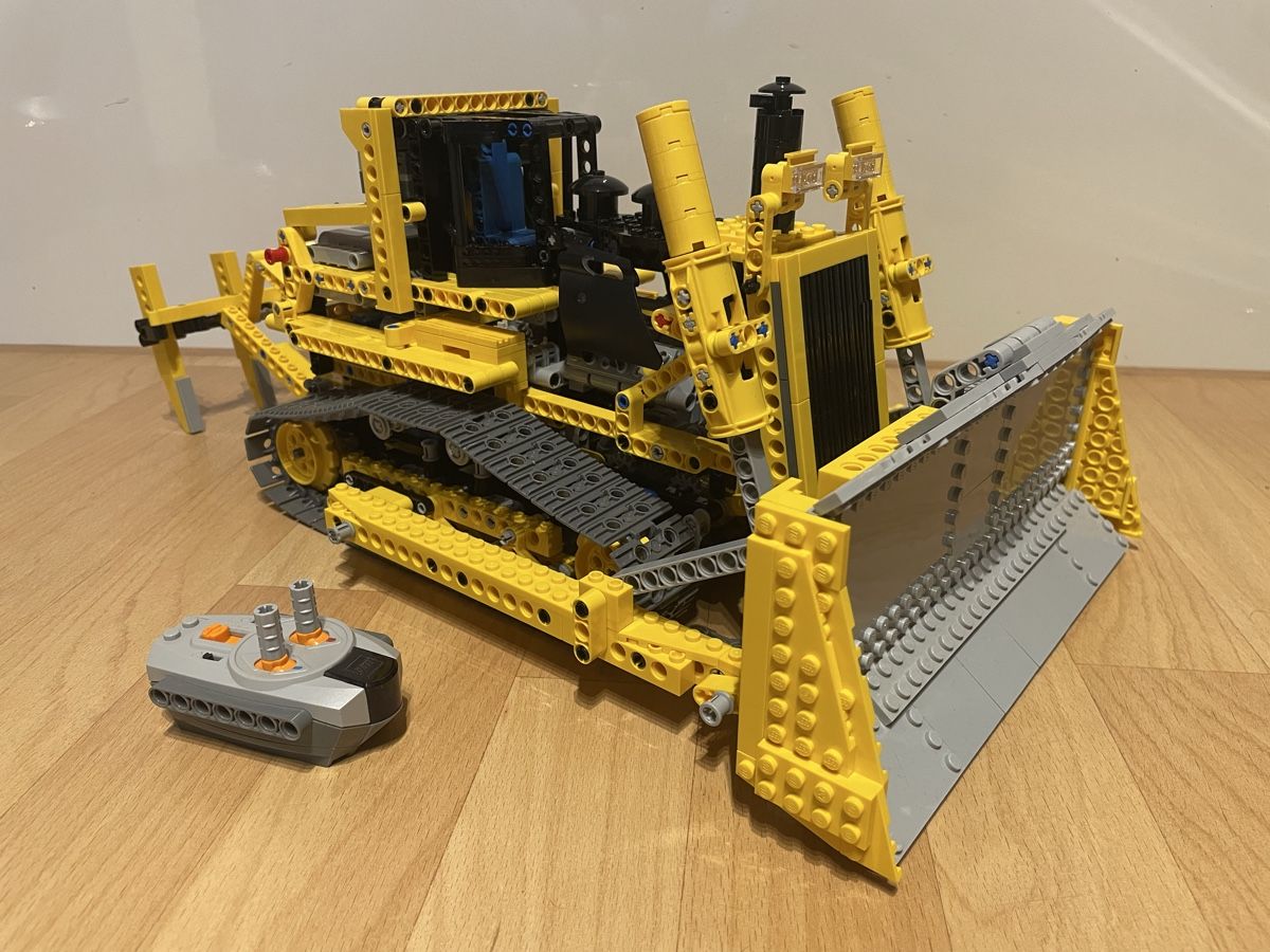 Lego Kit di costruzioni: Lego Technic 8275 Bulldozer – Usato da Rotkreuz venduto da rogi_m 1
